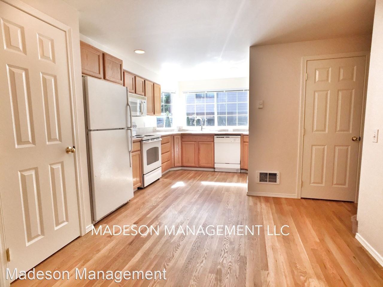 1213 Ne 135th St - Photo 3 of 12