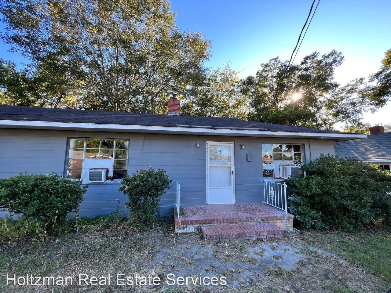 206 A & B W Fourth Street Apartments in Vidalia, GA 30474 Zumper