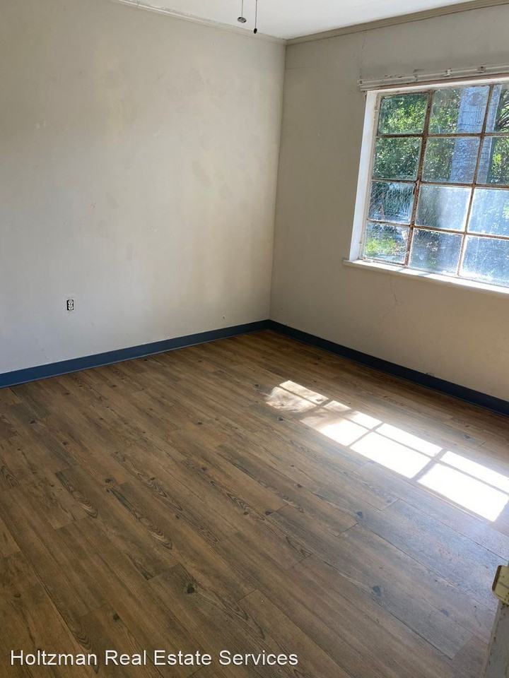 206 A & B W Fourth Street Apartments in Vidalia, GA 30474 Zumper