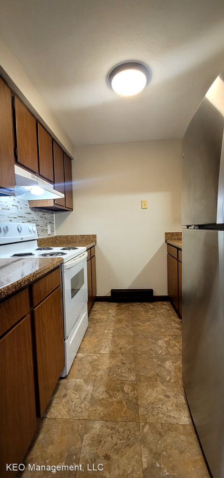 1276 Sanlor Avenue - Photo 5 of 15