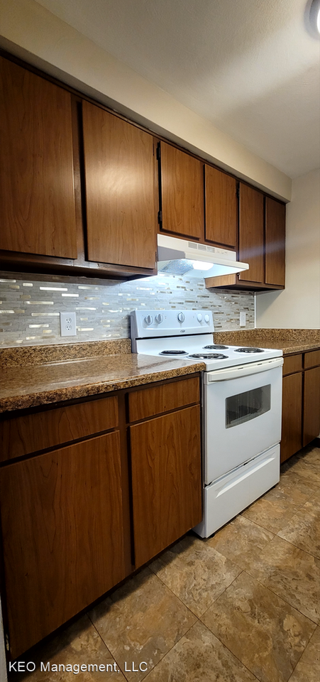 1276 Sanlor Avenue - Photo 6 of 15