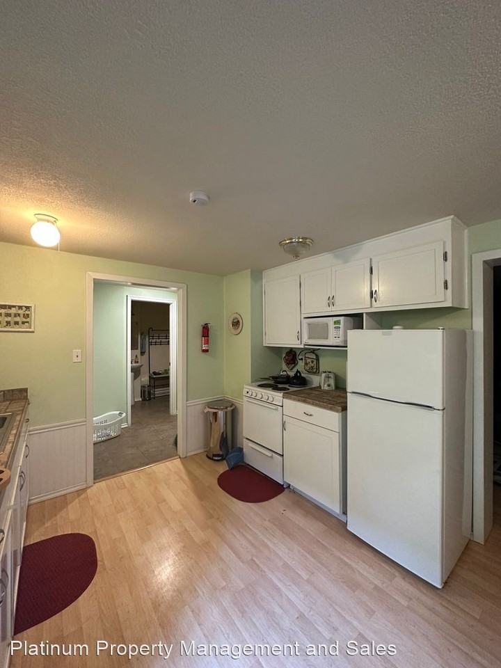 12571 Shore St - Photo 3 of 7