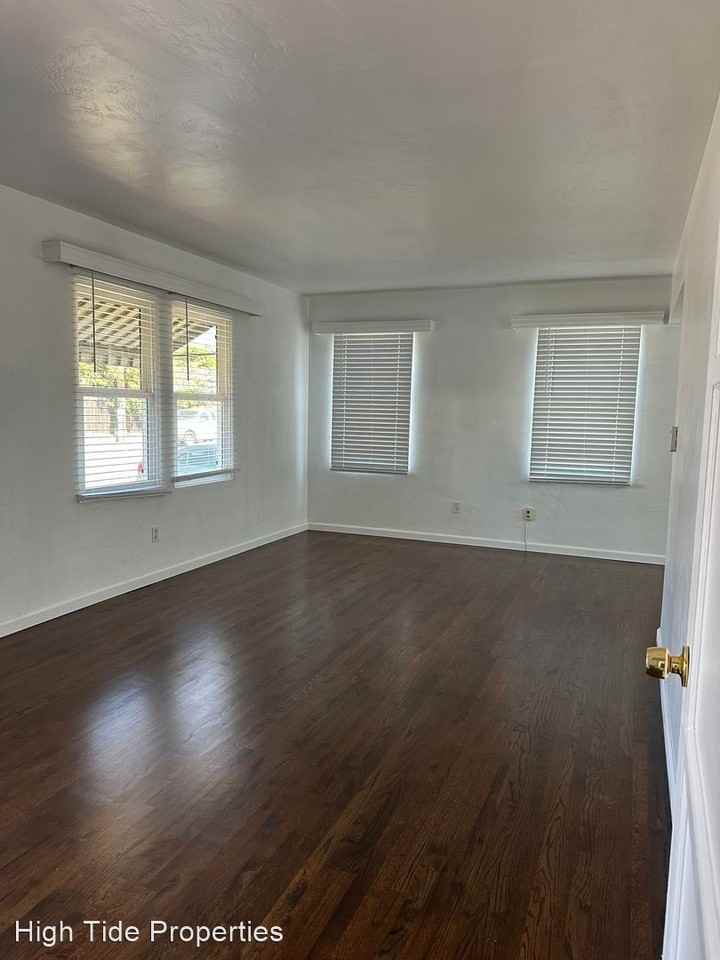 4567 42nd St - Photo 2 of 18