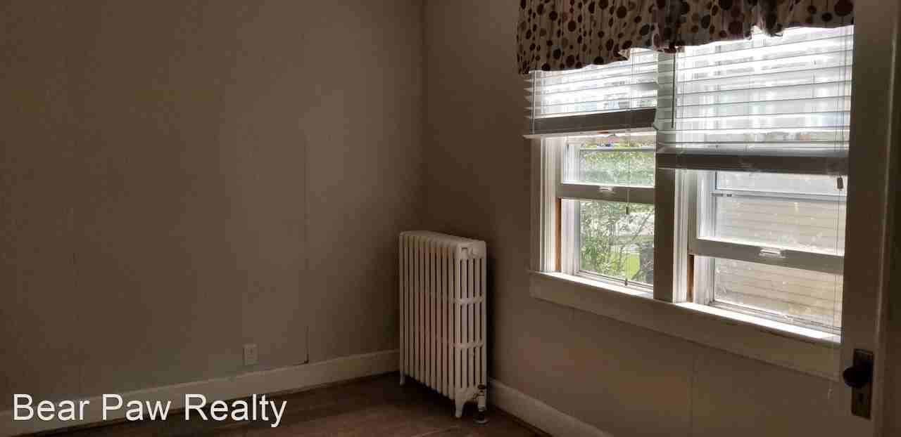 316 E 25th St #A - Photo 3 of 6