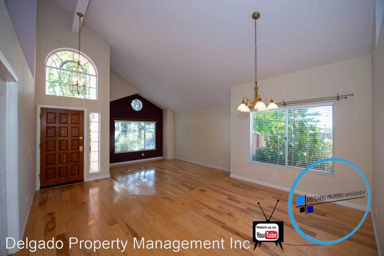 228 Windsor Way - Photo 2 of 23