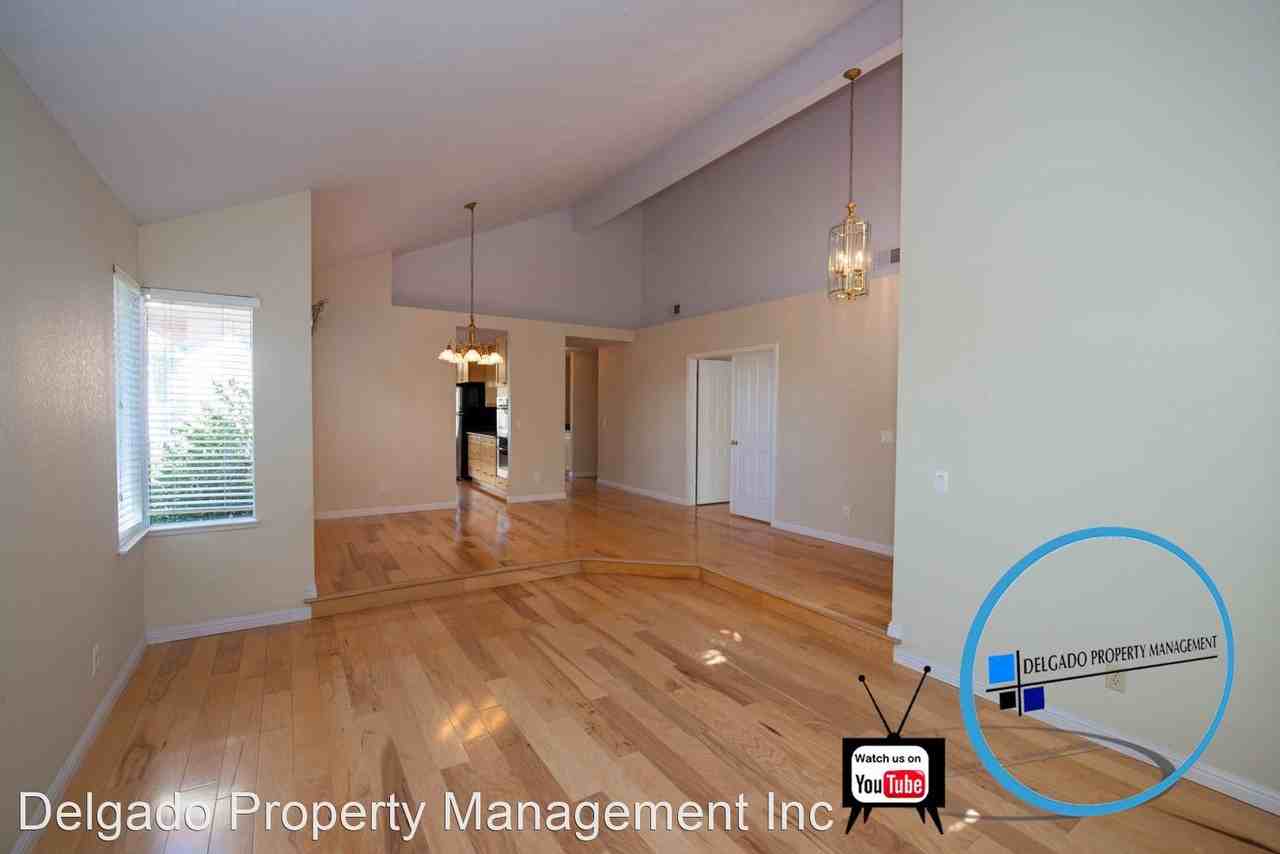 228 Windsor Way - Photo 3 of 23