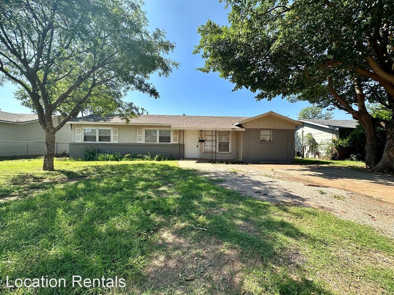 2612 E Auburn St - Photo 2 of 21