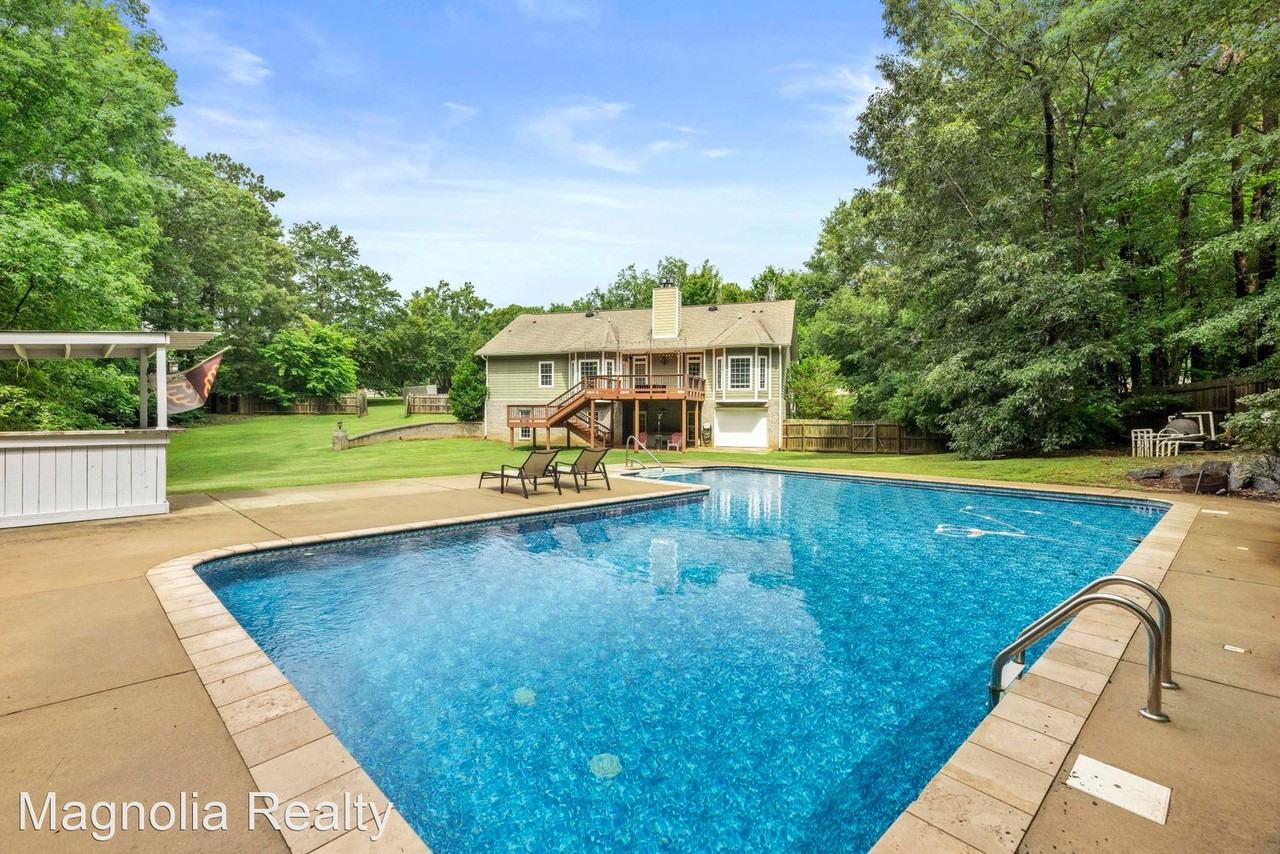 1103 Beauford Dr - Photo 2 of 20