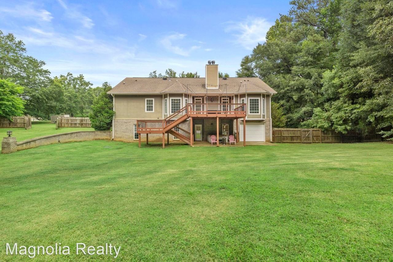 1103 Beauford Dr - Photo 3 of 20