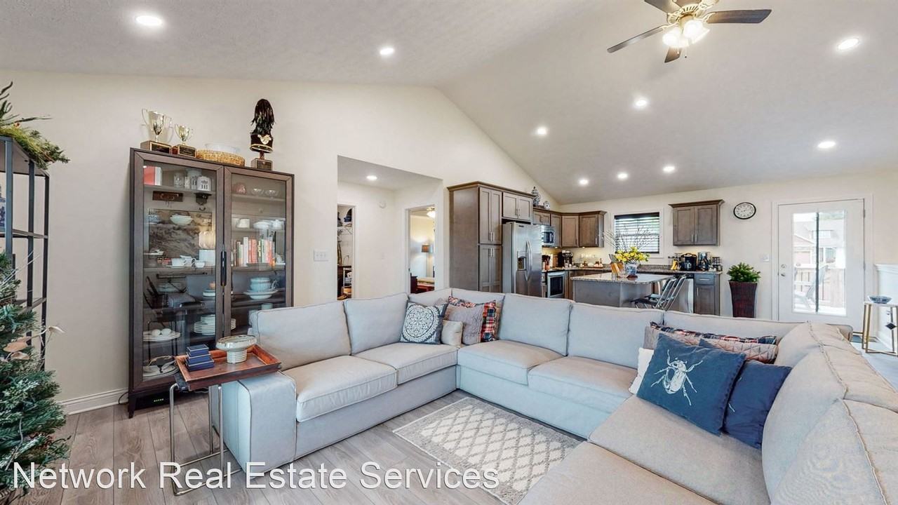 309 Valhalla Trce - Photo 2 of 33