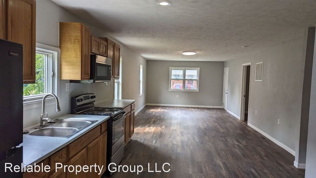 1529 W Marion Ave - Photo 3 of 7