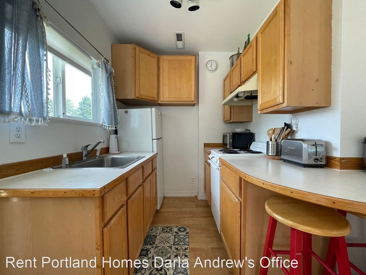 9656 N Syracuse St - Photo 3 of 11