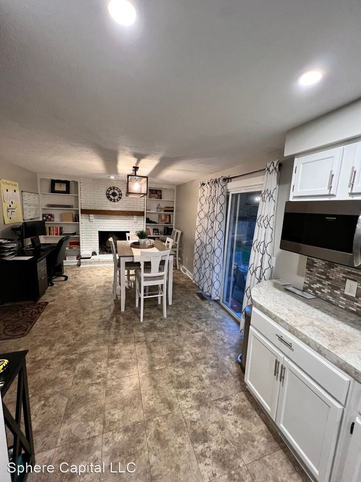 7762 Heatherview St NW - Photo 3 of 16