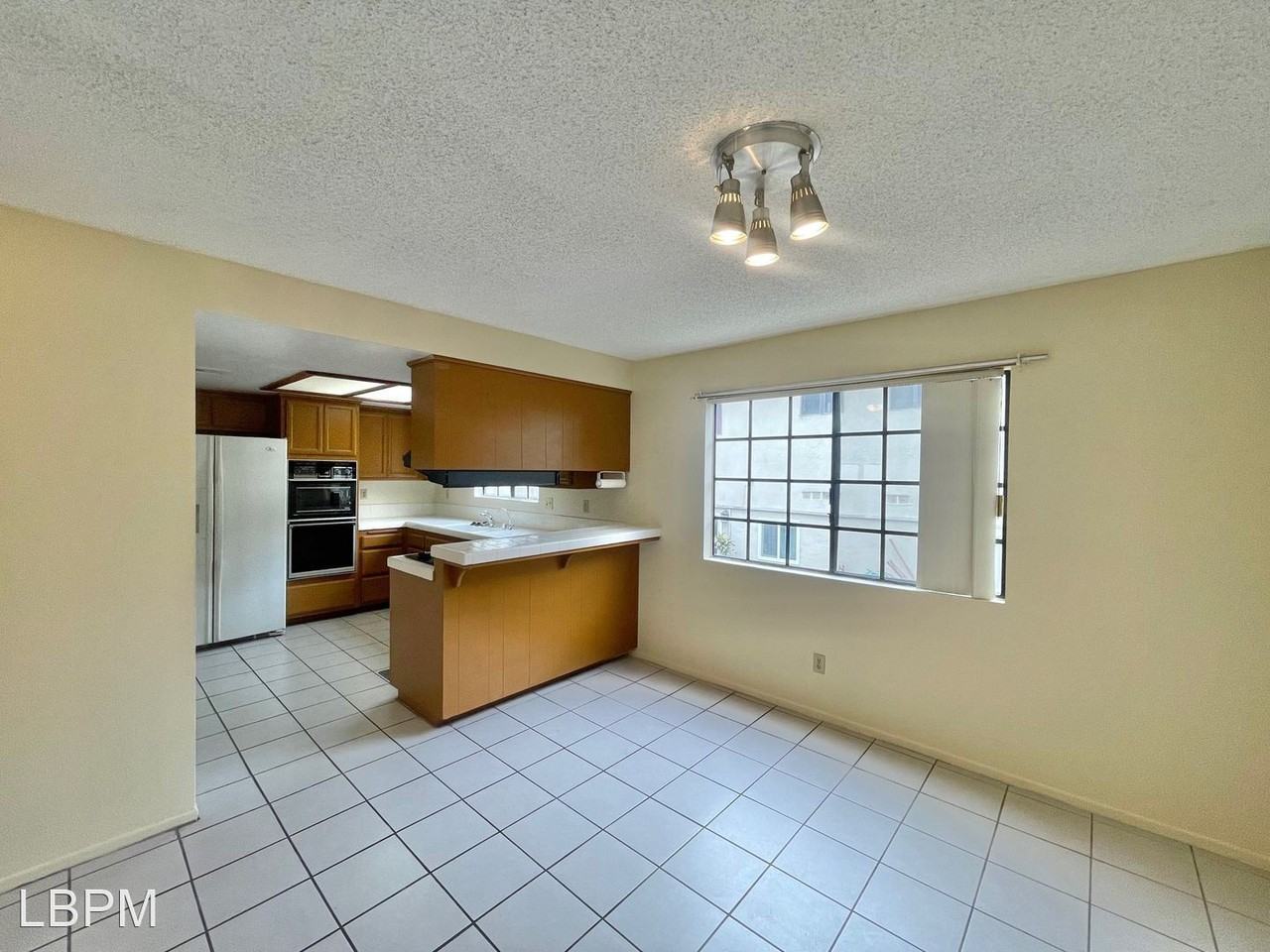 229 Saint Francis St #B - Photo 3 of 14