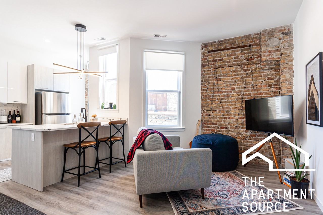 2743 W Division St #2R - Photo 2 of 24