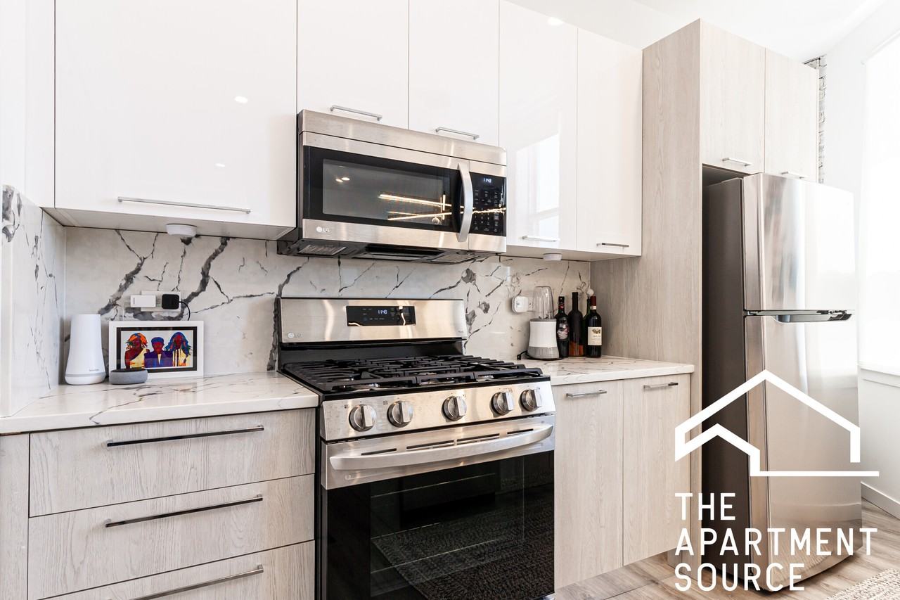 2743 W Division St #2R - Photo 4 of 24