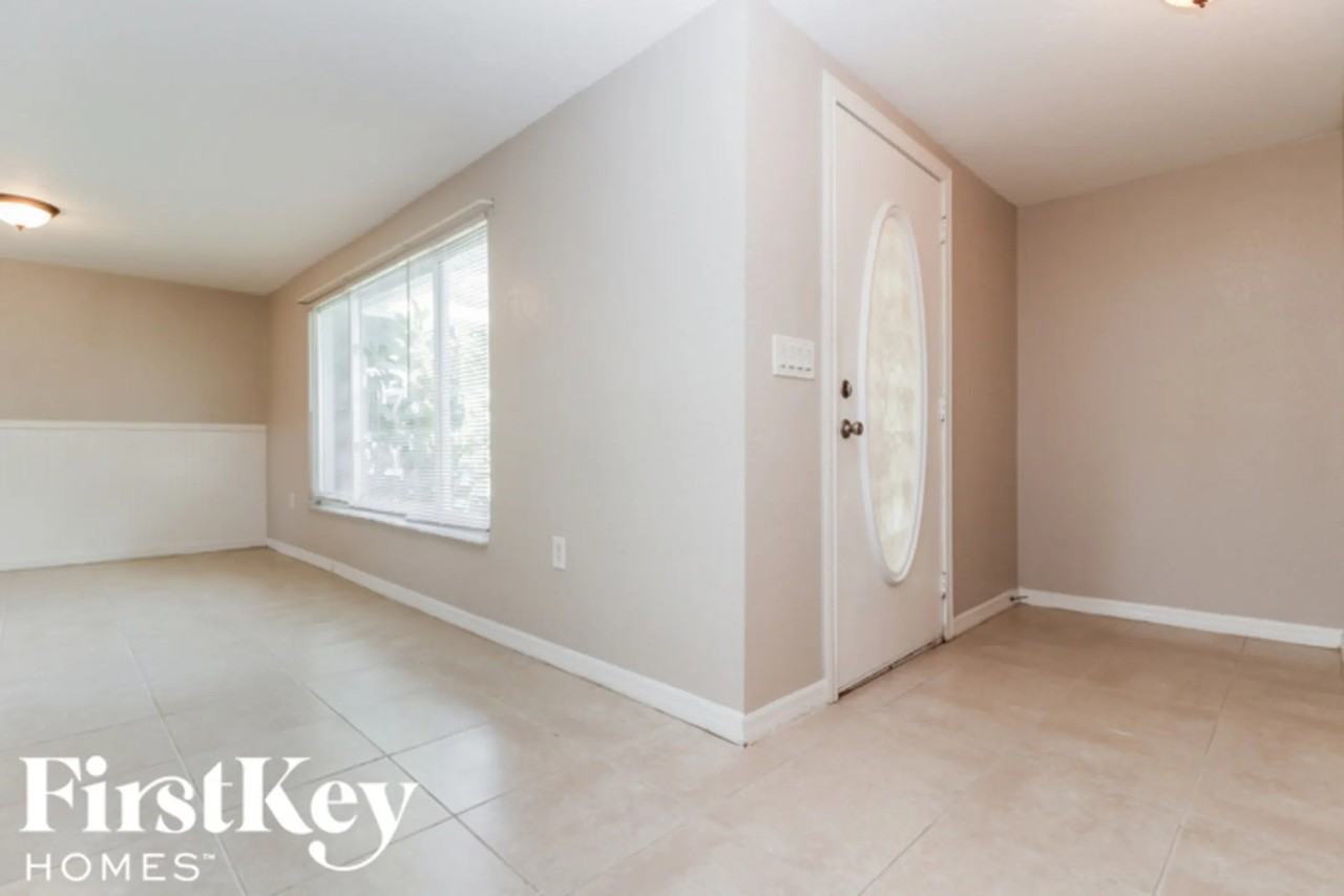 7701 Birchwood Dr - Photo 2 of 11