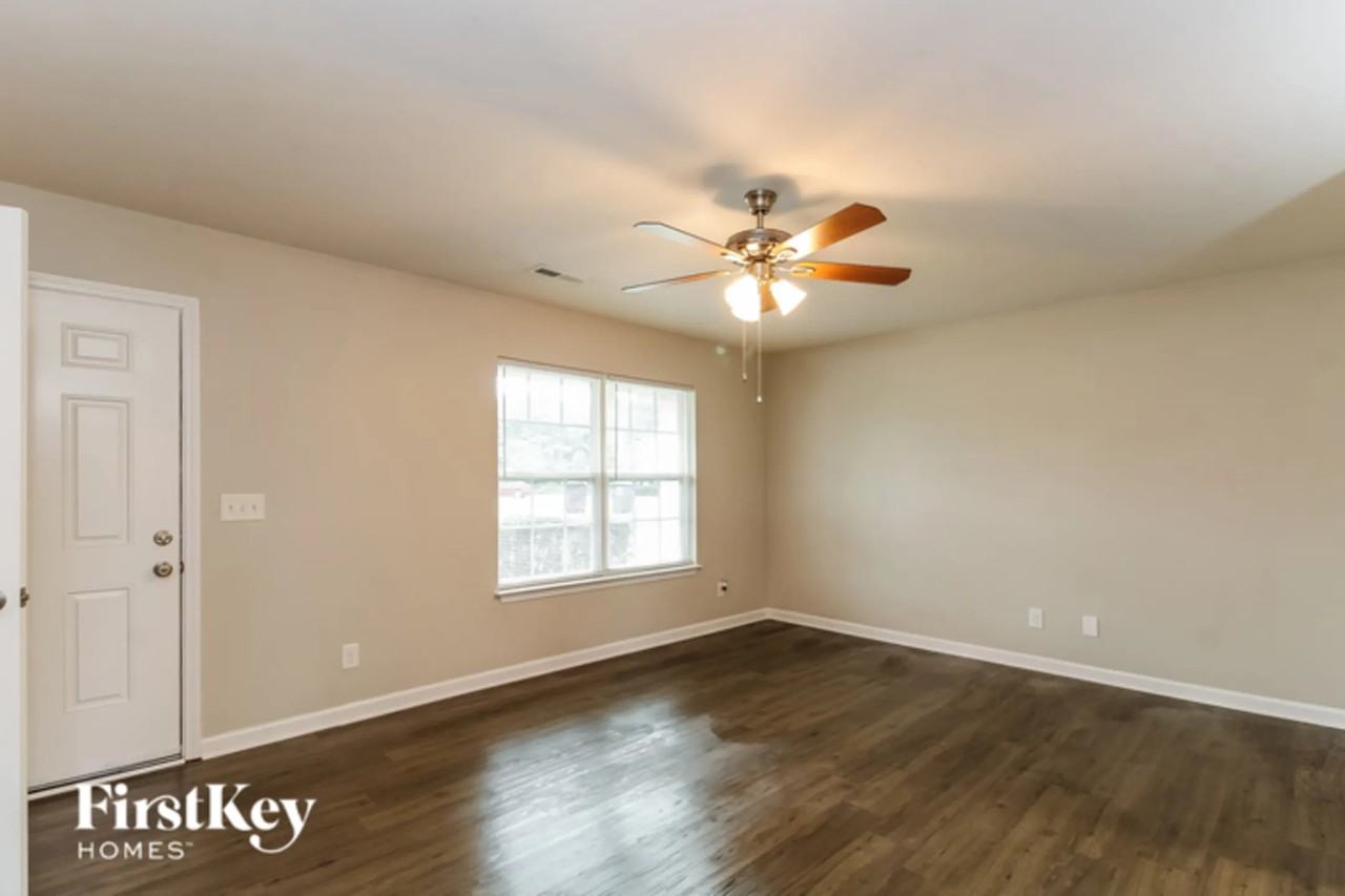 812 Kallamdale Ct - Photo 2 of 11