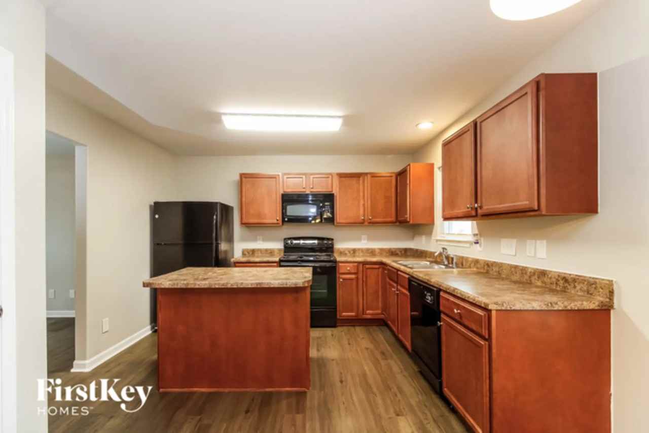 812 Kallamdale Ct - Photo 3 of 11