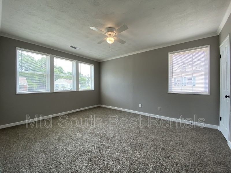 1937 State St - Photo 4 of 8