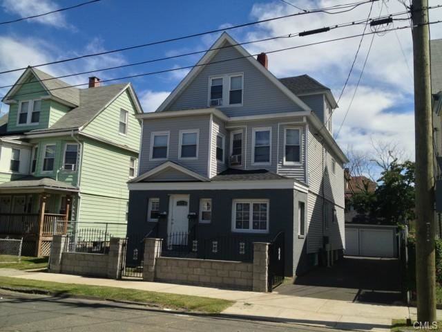 592 Union Ave - Photo 2 of 6