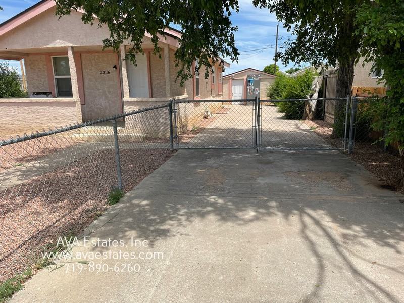 2236 Adrian Ave - Photo 3 of 17