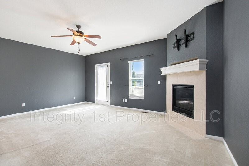 9401 N Amoret Ave - Photo 2 of 16