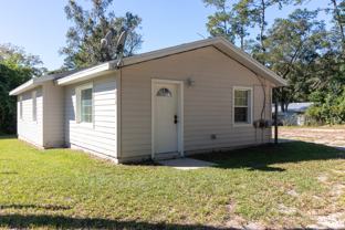 832 Nw 39th Ave - Photo 1 of 1