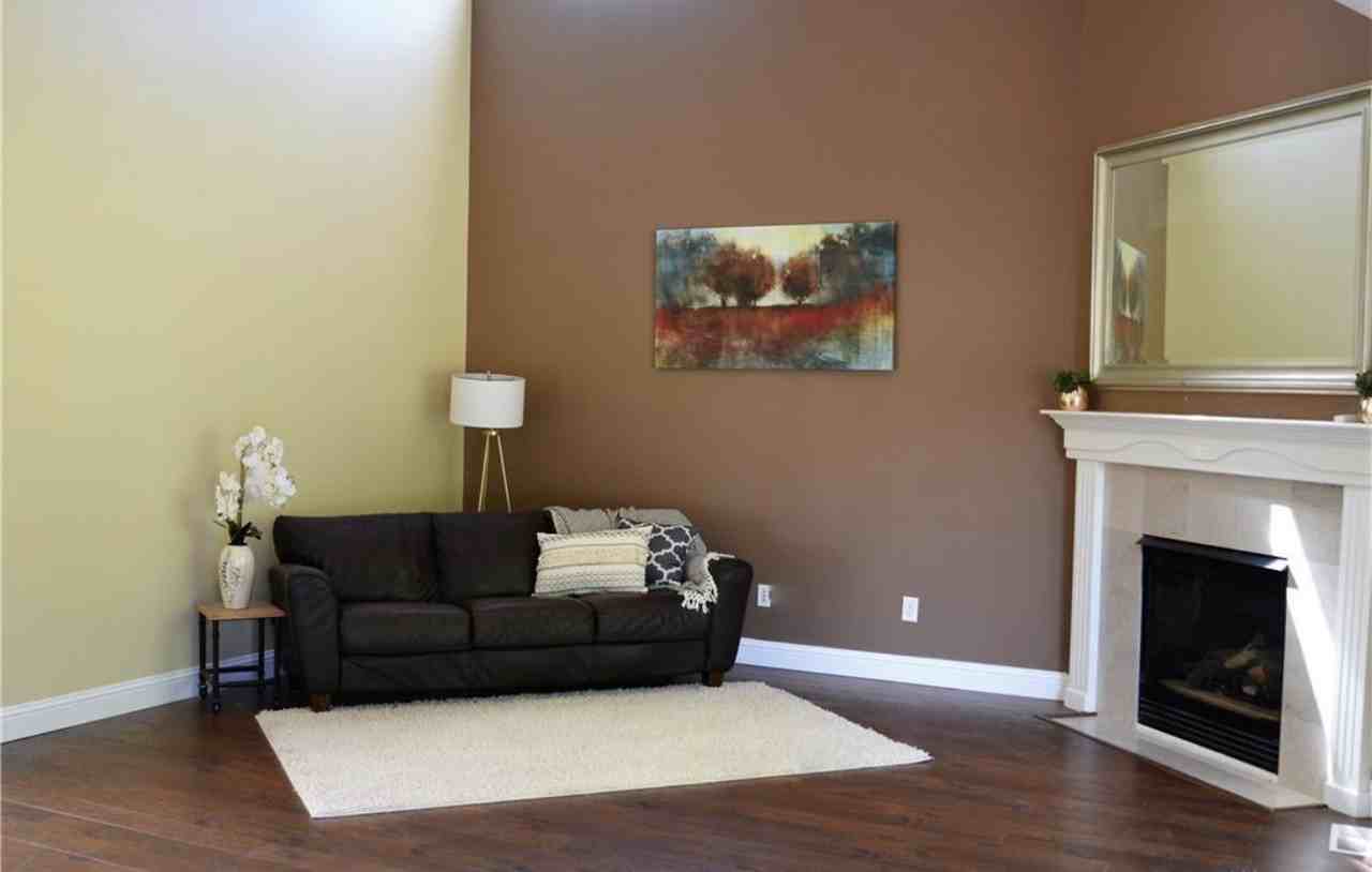 4032 Campus Green Dr Ne - Photo 3 of 26