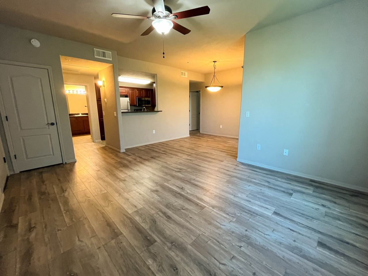 2550 E River Rd #5305 - Photo 3 of 27