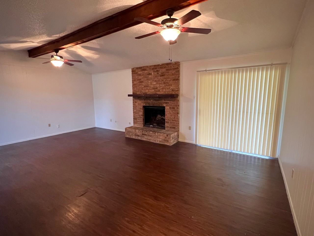 132 Castleman Cir - Photo 2 of 10