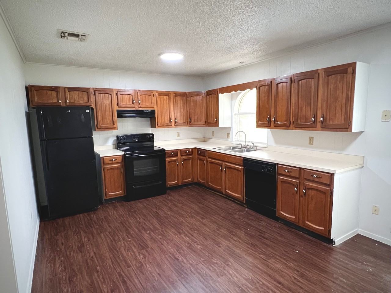 132 Castleman Cir - Photo 3 of 10
