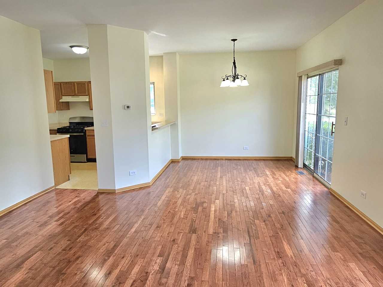 327 Windsor Ct #A - Photo 3 of 14