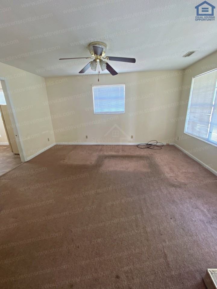 582 Withrow Rd #3 - Photo 3 of 7