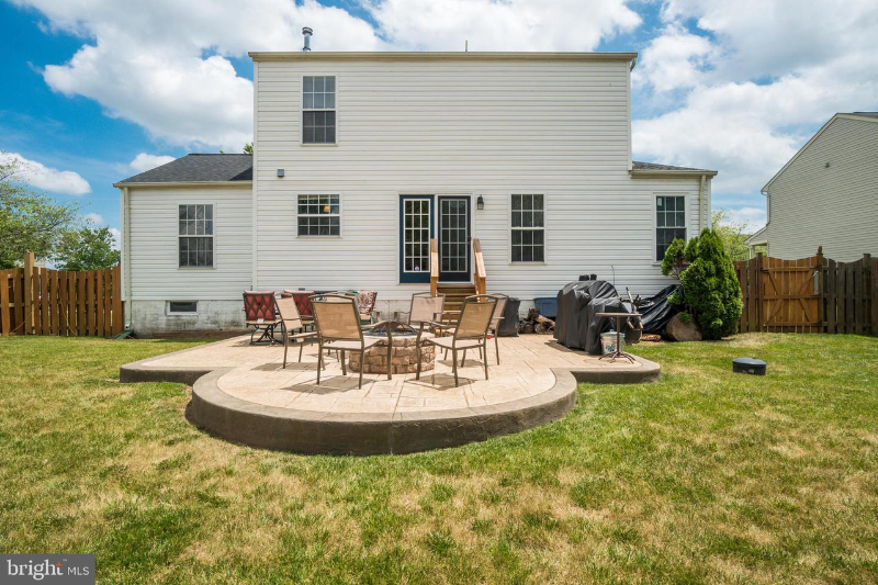 6556 America Way - Photo 2 of 10