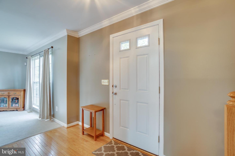 6556 America Way - Photo 3 of 10