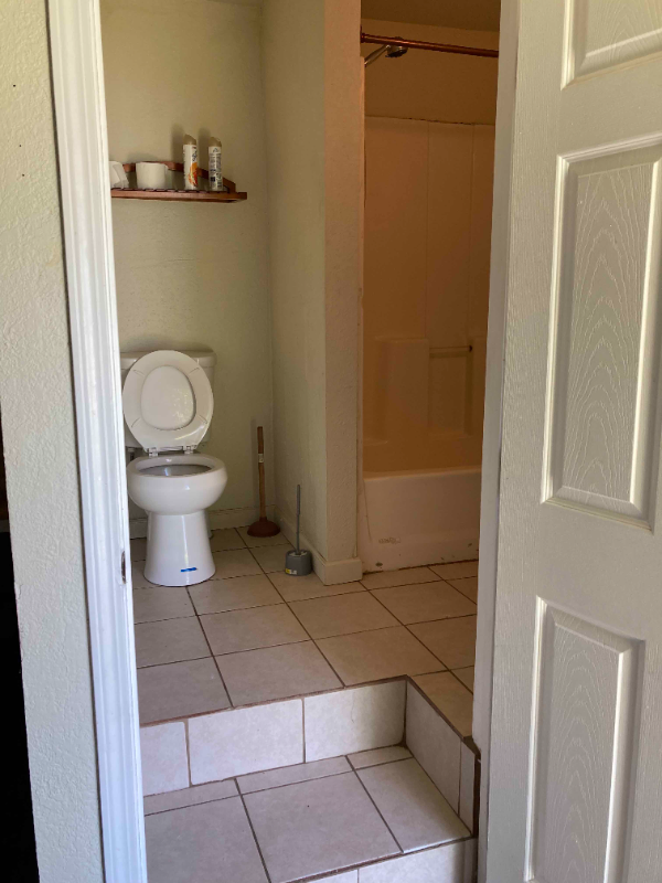 536 Florence St - Photo 3 of 6