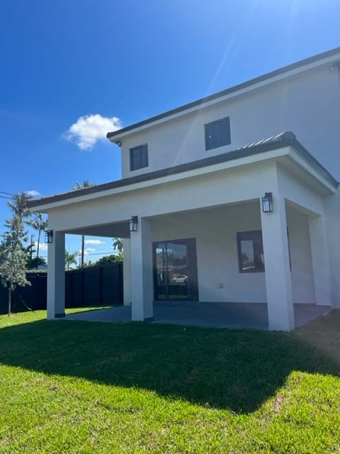 2700 Southwest 90th Avenue - Photo 2 of 36
