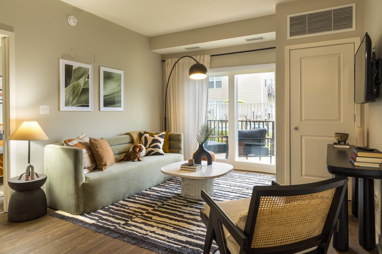 Elmhurst 255 - Photo 7 of 39