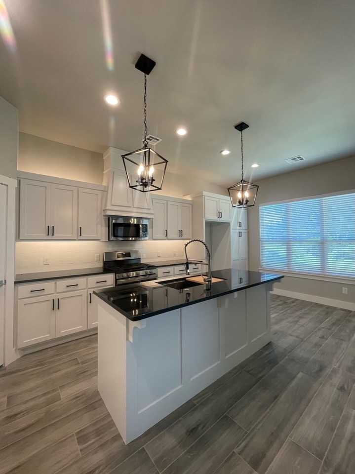 1213 Ne 14th St #1 - Photo 2 of 27