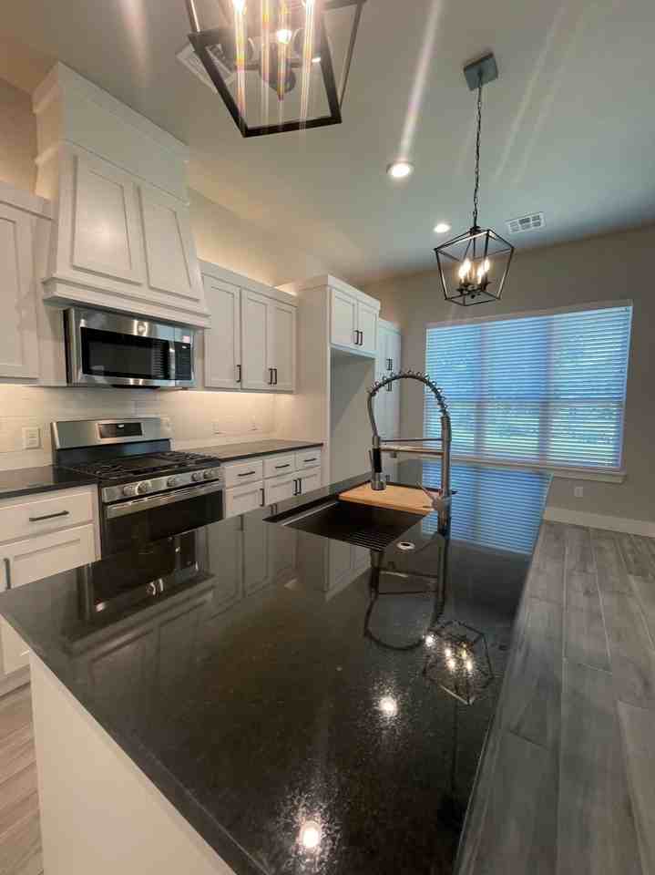 1213 Ne 14th St #1 - Photo 3 of 27