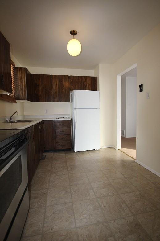 20 Mcmurdo Crt - Photo 3 of 7