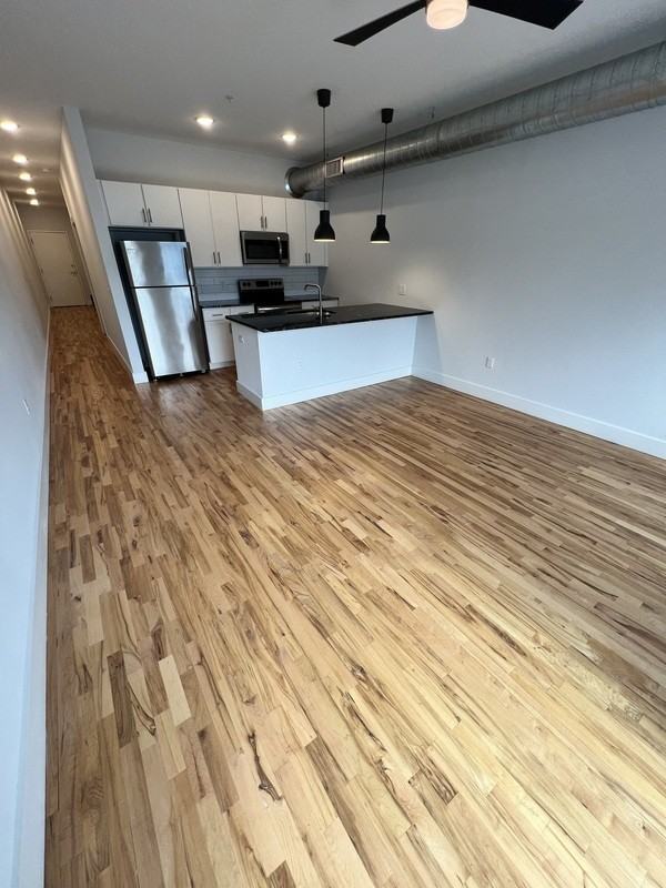 806 W Cary St - Photo 3 of 10