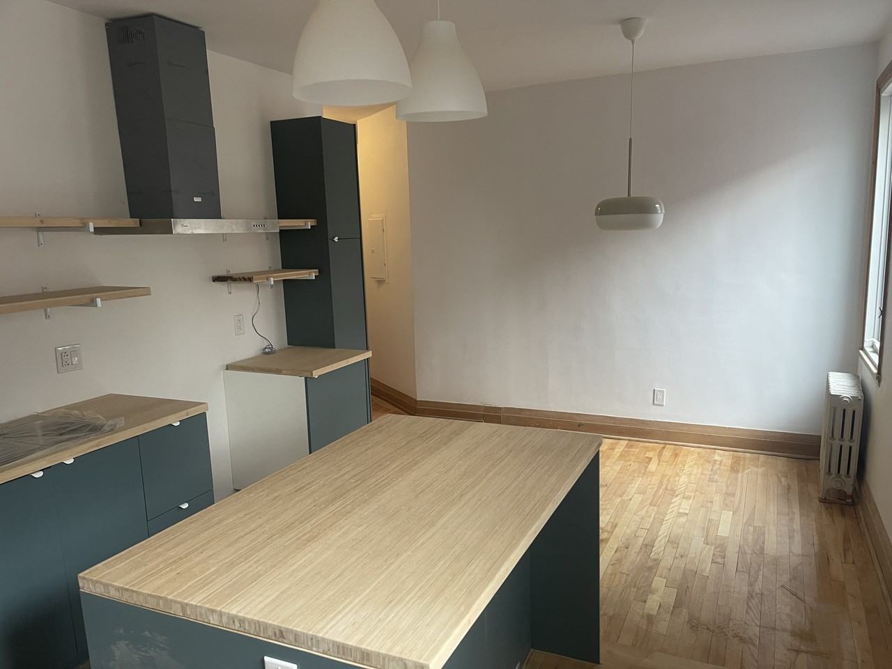 6061 Rue de Terrebonne - Photo 2 of 11