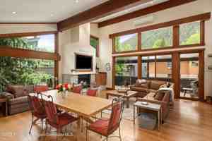 featured image of 917 E Durant Ave