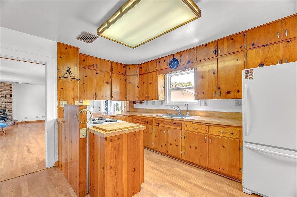 829 Fremont Way #NA - Photo 3 of 7