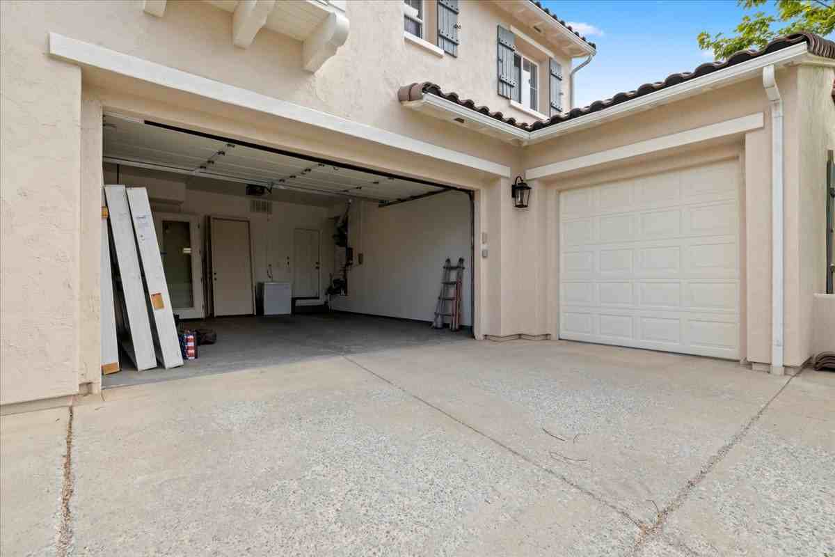 2983 Roundrock Ct #NA - Photo 3 of 50