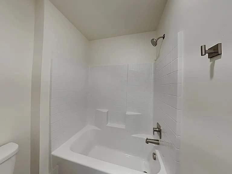 1065 S Moorside Ave #NA - Photo 2 of 10