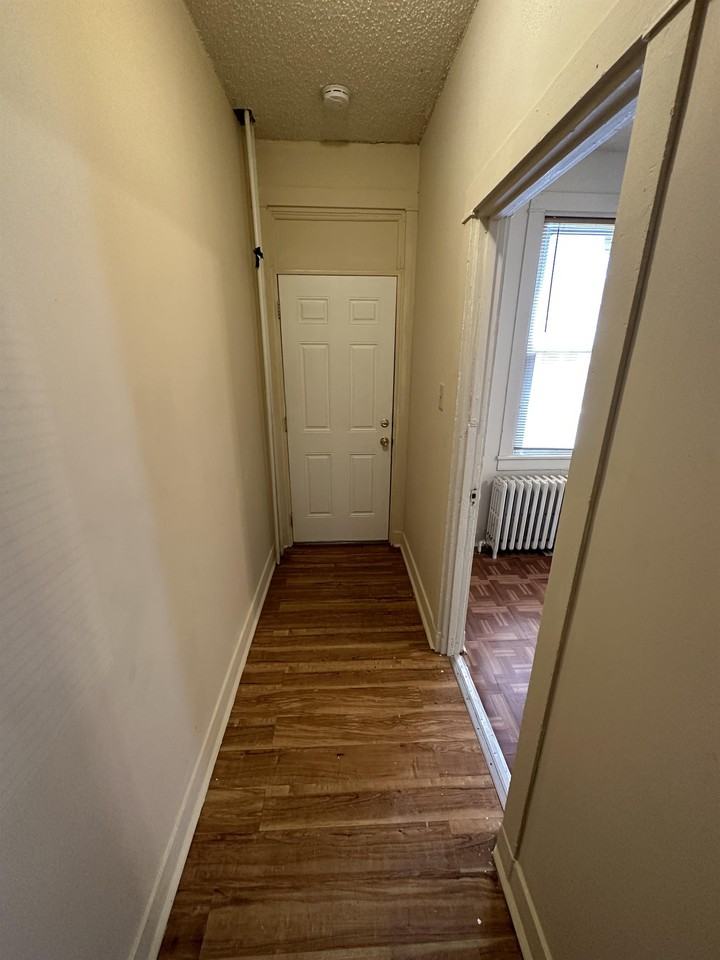 326 Beaver St #1 - Photo 3 of 19