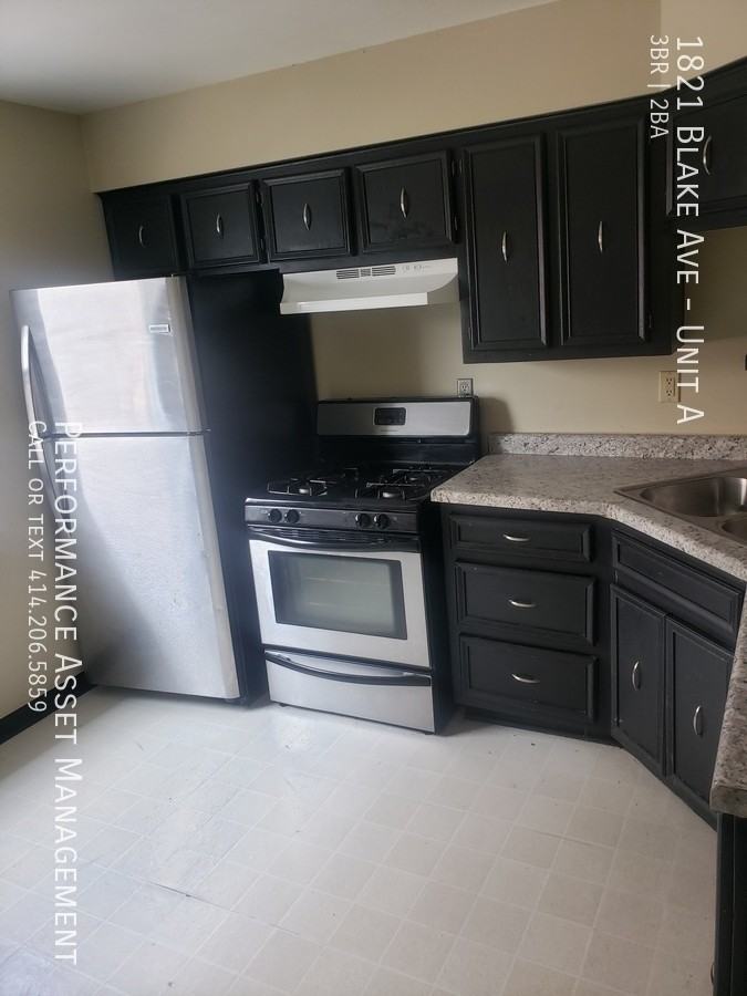 1821 Blake Ave #A - Photo 3 of 10